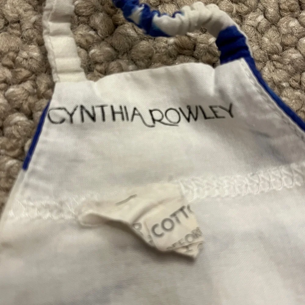 🎁 Cynthia Rowley White and Blue Face Mask